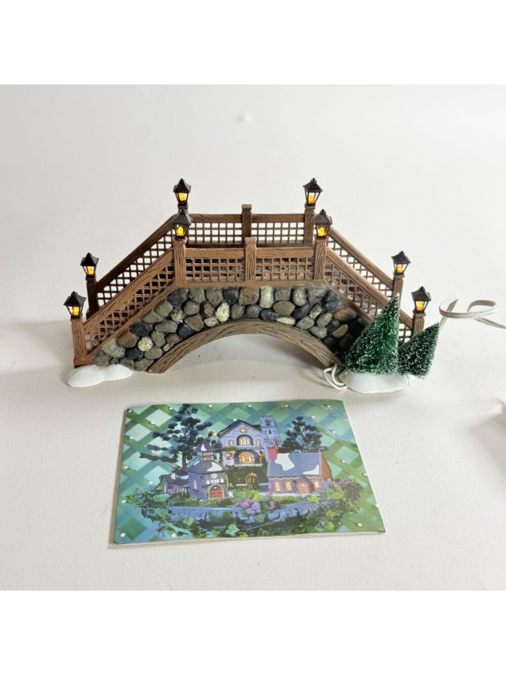 Vintage 1999 Dept 56 Dickens Village 52827 Fieldstone Footbridge Lighted